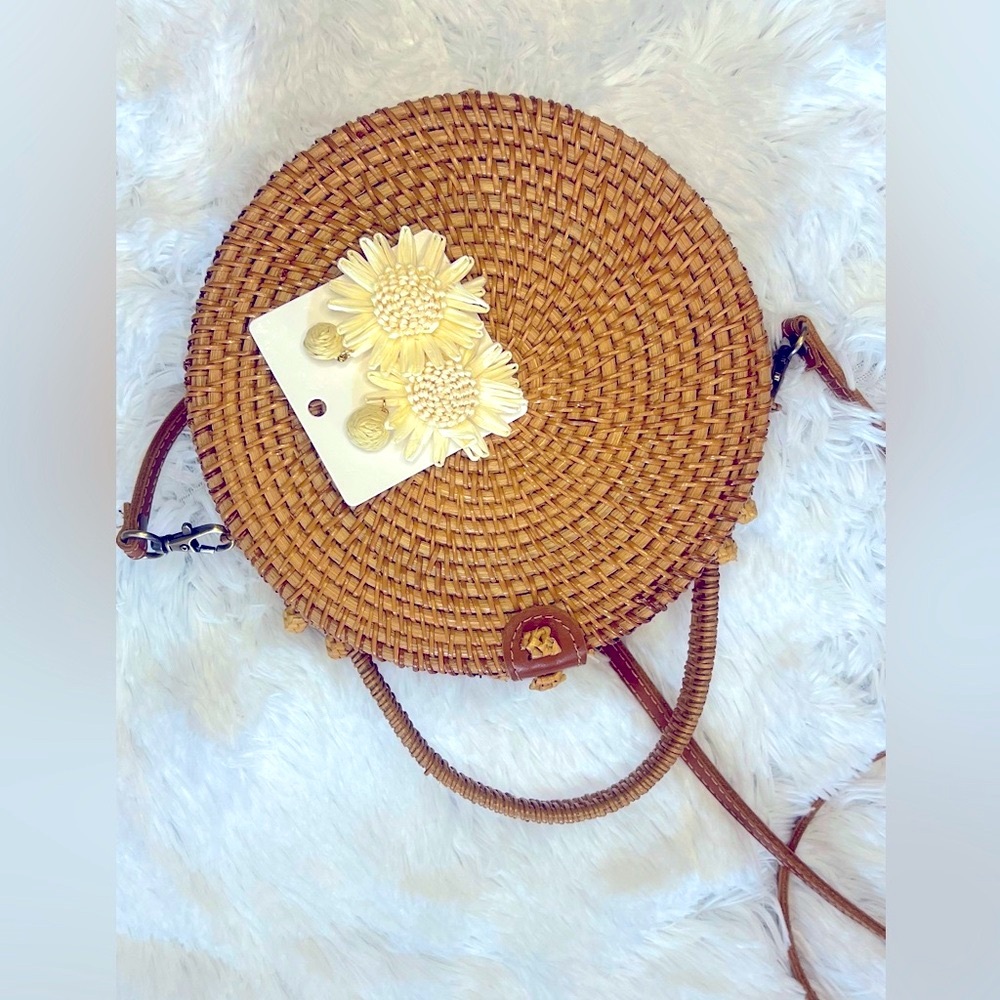 ☀️Round rattan crossbody
